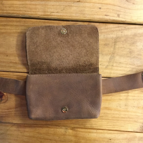New Leatherock Wyatt Latitude Brown Belt Bag - Picture 5 of 7